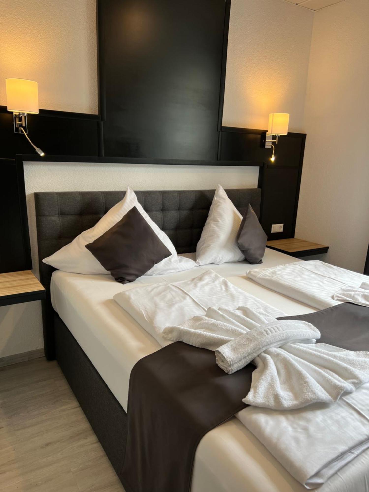 Yebs Hotel Günzburg Kültér fotó