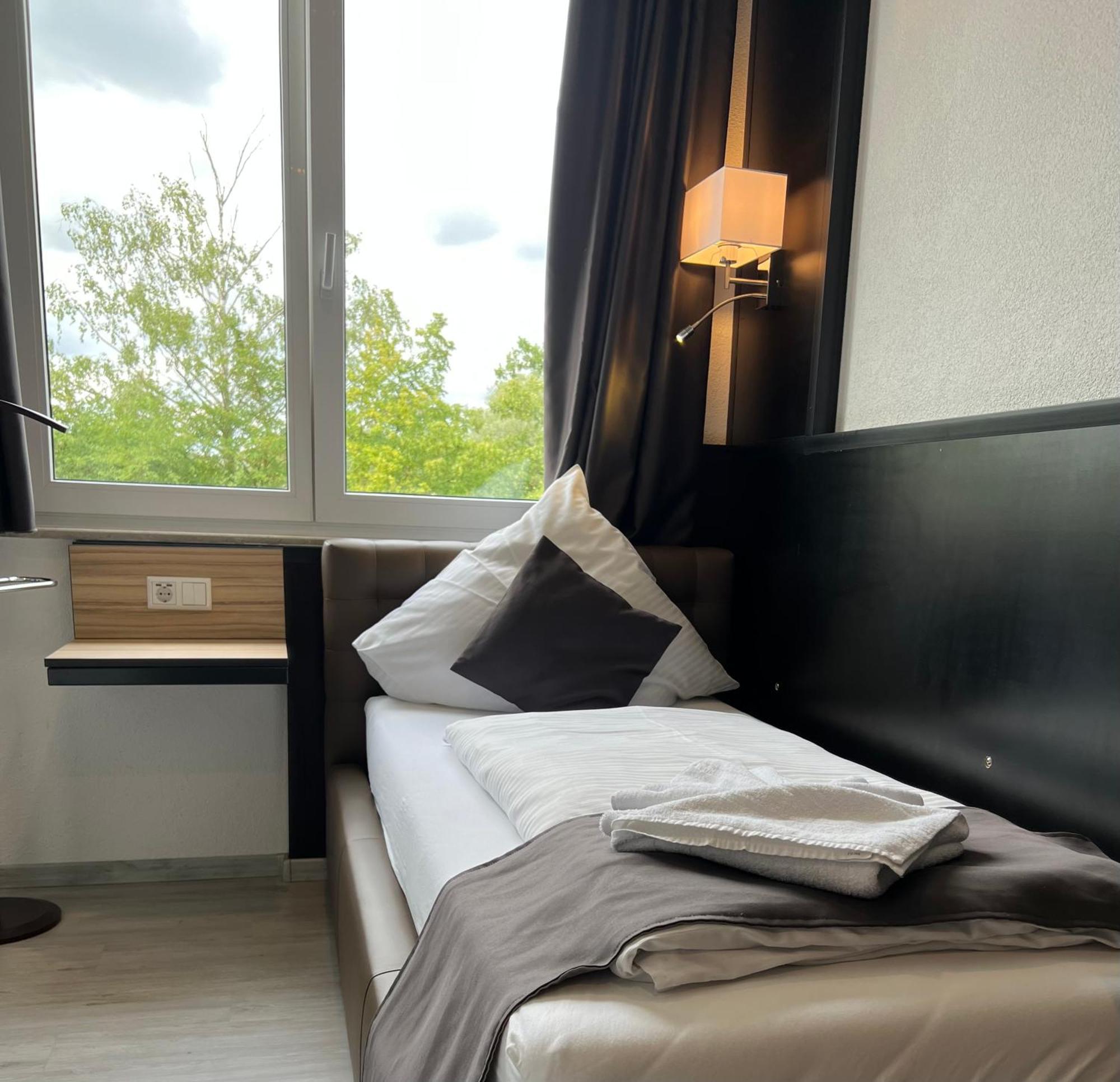 Yebs Hotel Günzburg Kültér fotó