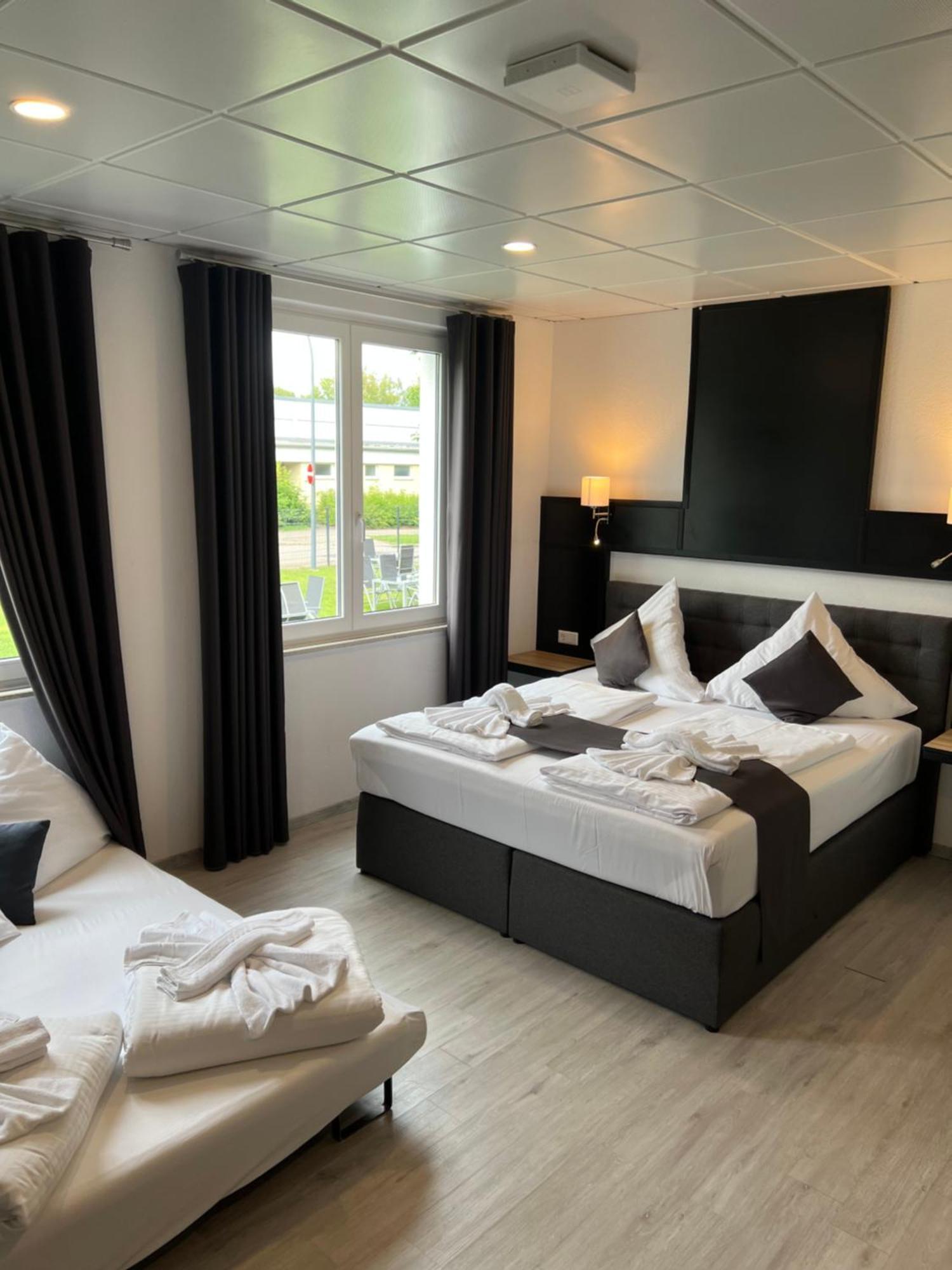 Yebs Hotel Günzburg Kültér fotó